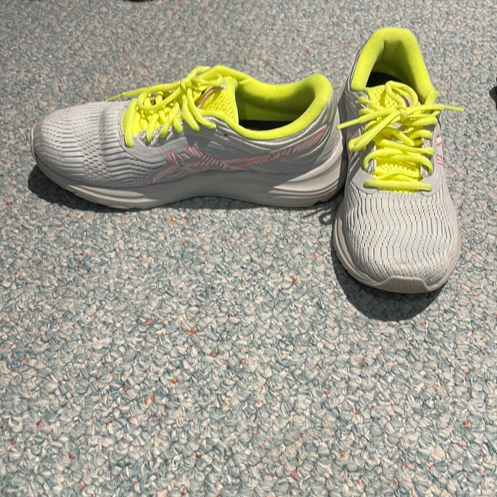Like new Asics